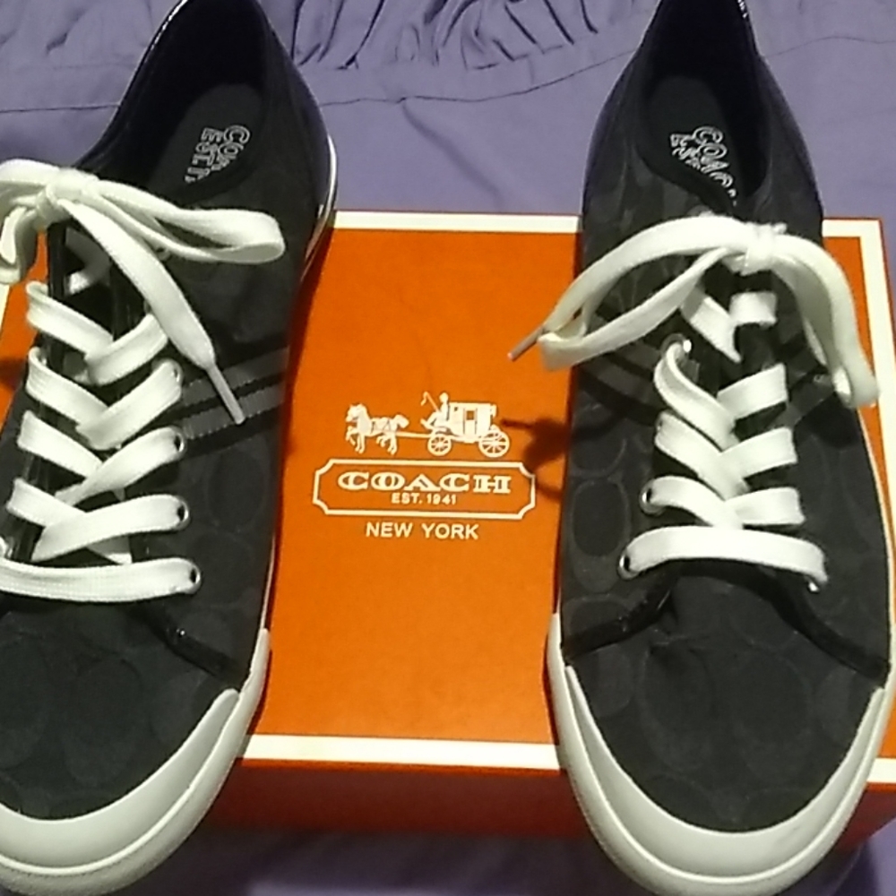 Shoe coach brand new size 9m